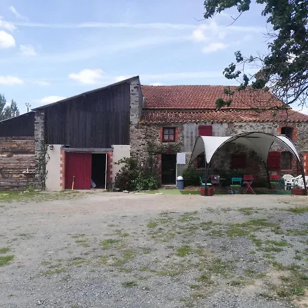 La Colline Des Hauts Bocages Vendeens بيت ضيافة Mouchamps