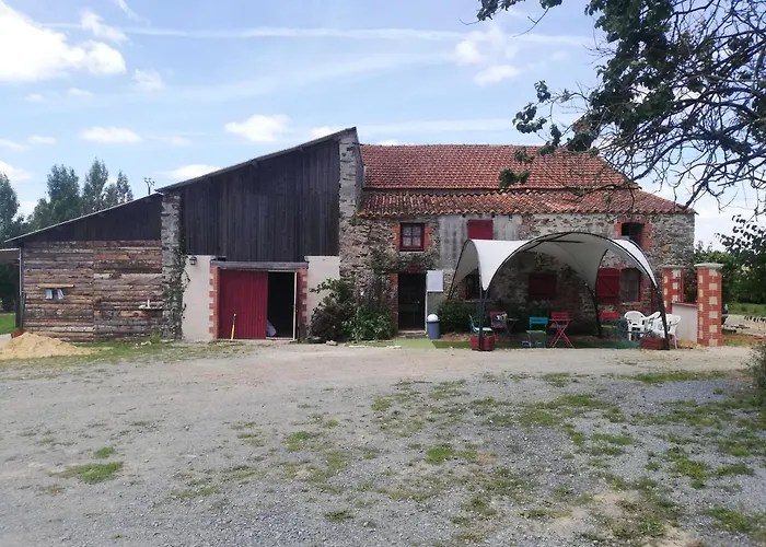 La Colline Des Hauts Bocages Vendeens بيت ضيافة Mouchamps